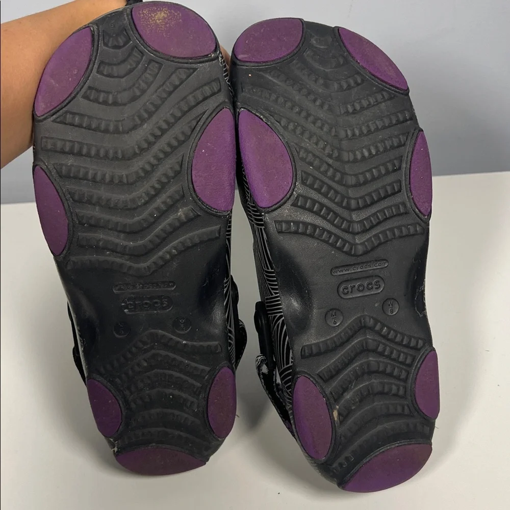 CROCS Marvel Black Panther Purple & Gray Patterned Sandals Unisex Men 6 Women 8‎